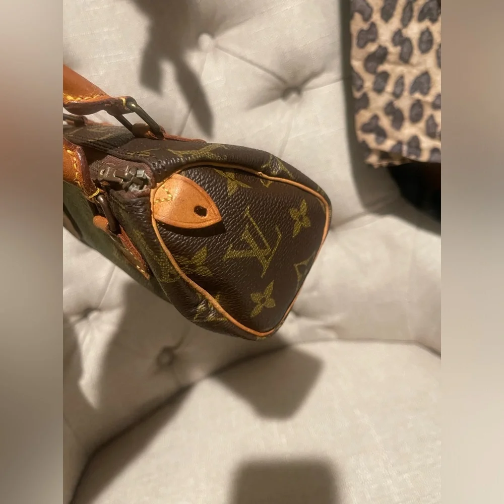 Authentic Vintage Louis Vuitton speedy mini hl monogram canvas bag